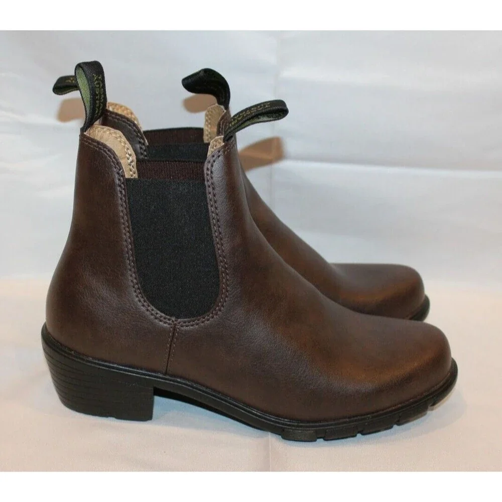 Blundstone 2232 Low Heel Short Chelsea Boots Women's Brown Vegan Leather NIB - Picture 2 of 7